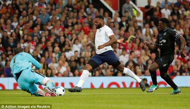Eric Cantona tái xuất ở Old Trafford ảnh 5 Eric Cantona tai xuat o Old Trafford anh 5