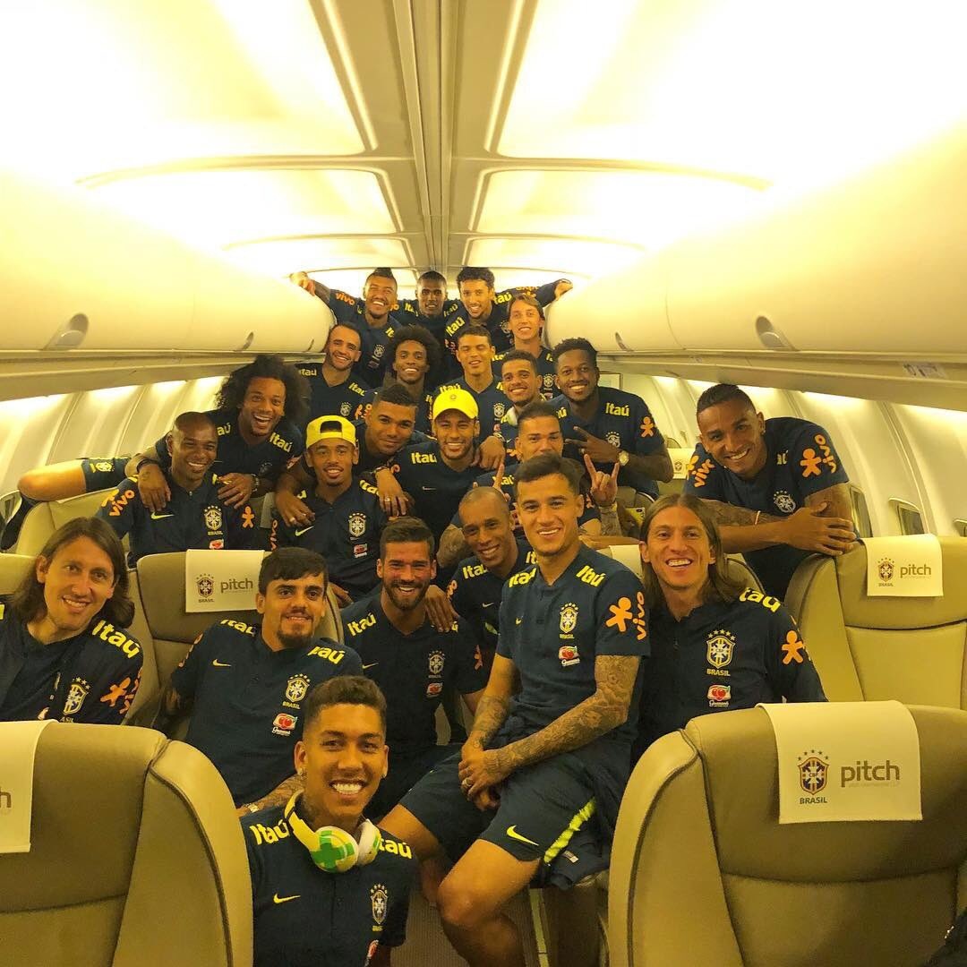 Neymar gây chú ý khi đến Nga ảnh 7 Neymar gay chu y khi den Nga anh 7