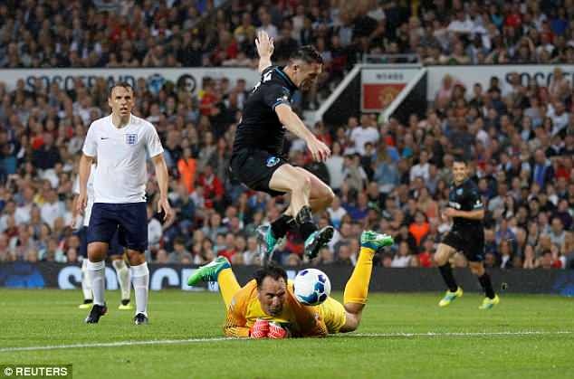 Eric Cantona tái xuất ở Old Trafford ảnh 9 Eric Cantona tai xuat o Old Trafford anh 9