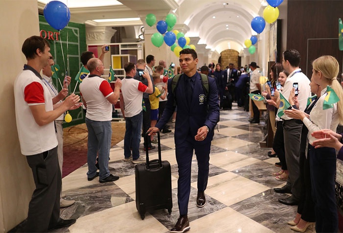 Neymar gây chú ý khi đến Nga ảnh 4 Neymar gay chu y khi den Nga anh 4