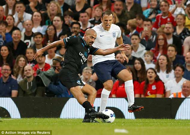 Eric Cantona tái xuất ở Old Trafford ảnh 10 Eric Cantona tai xuat o Old Trafford anh 10