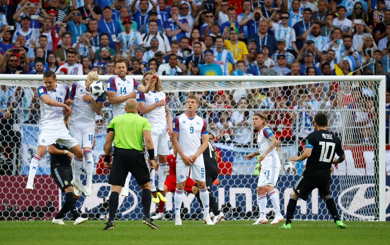 Messi,  Argentina,  World Cup,  Iceland anh 8