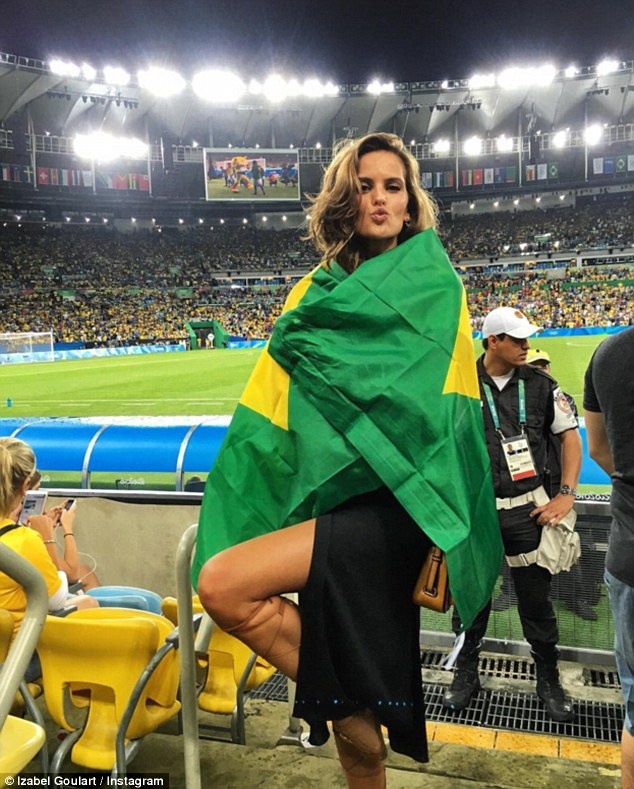 Thien than noi y Izabel Goulart co vu doi tuyen Brazil,  World Cup,  doi tuyen Thuy Si anh 4