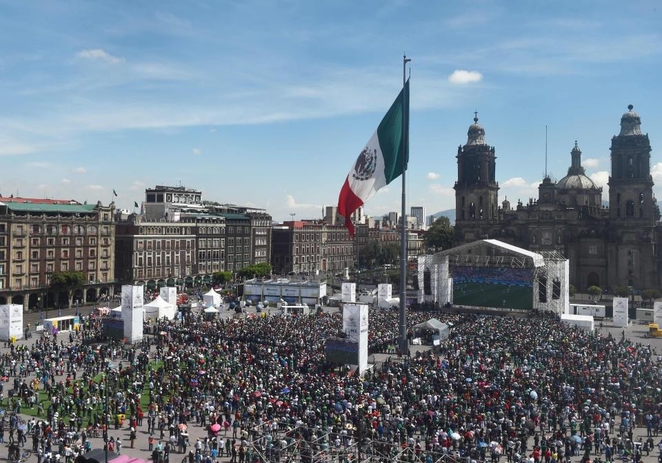 Thu do Mexico co… dong dat trong ngay thang Duc hinh anh