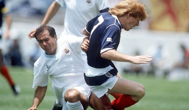 Chiec the do nhanh nhat trong lich su World Cup hinh anh