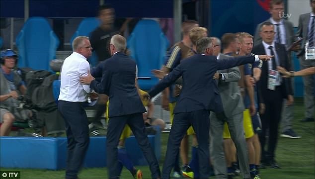 Ban huan luyen Duc va Thuy Dien xung dot sau tran dau,  World Cup anh 7