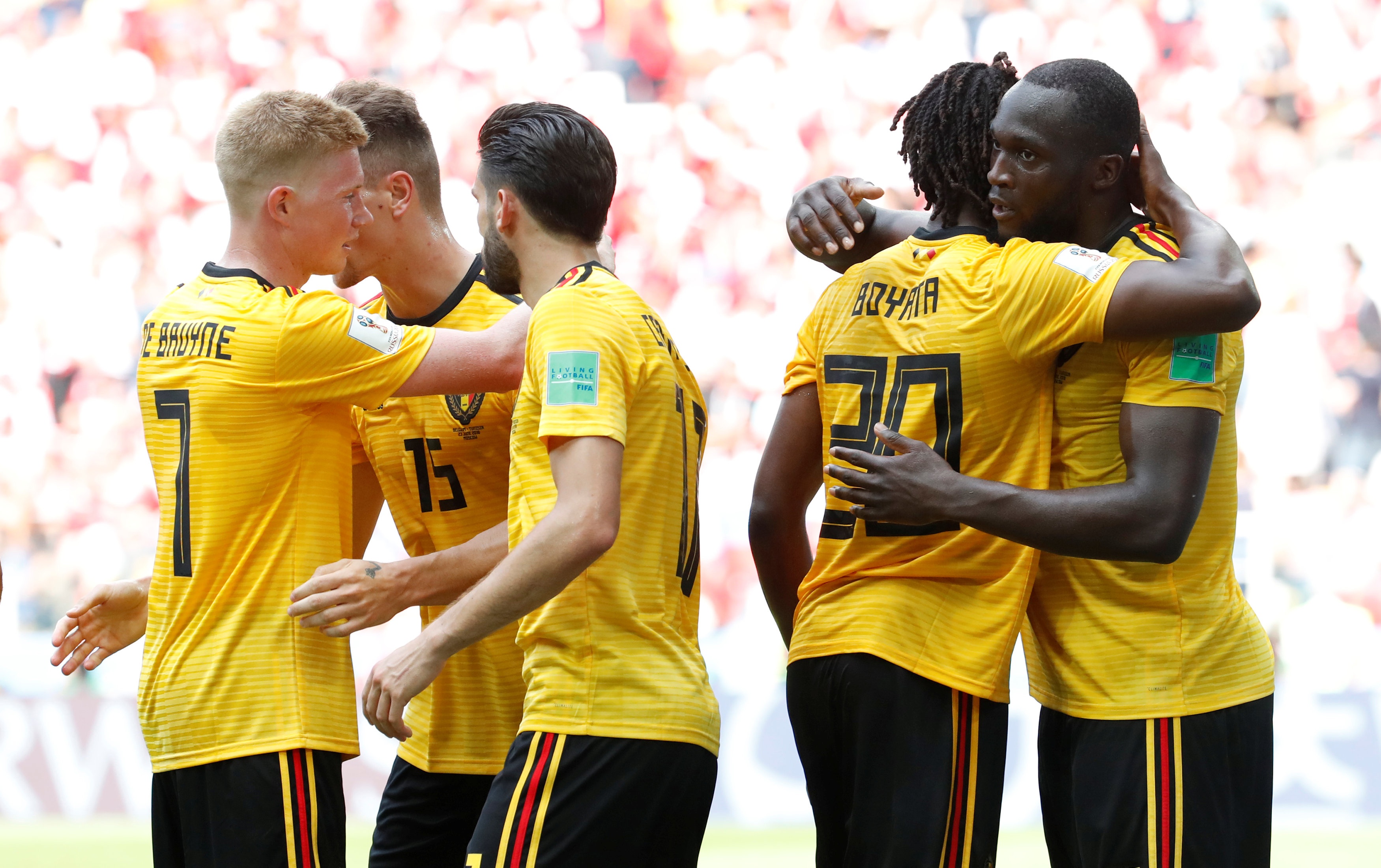 Nhung doi bong cam chac tam ve vao vong trong sau 2 luot tran hinh anh