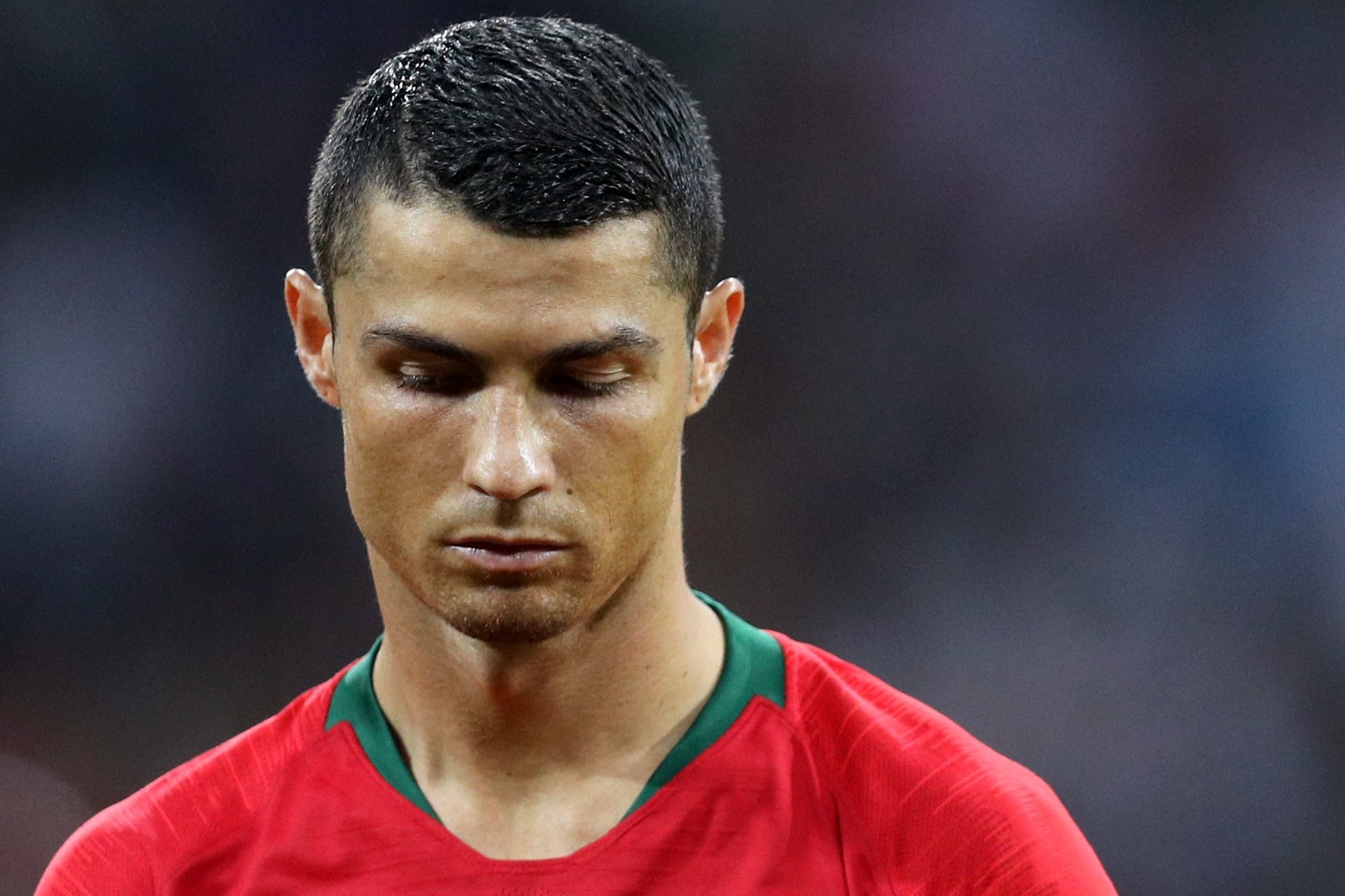 Sut hong penalty, Ronaldo 'tit ngoi' trong tran hoa truoc Iran hinh anh