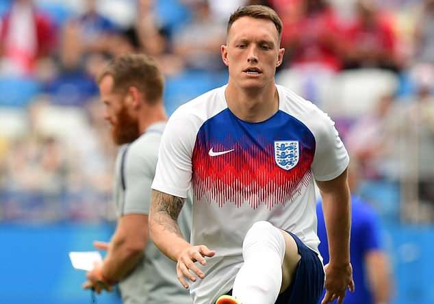 Phil Jones da qua quen mat voi doi bong cua Eden Hazard hinh anh