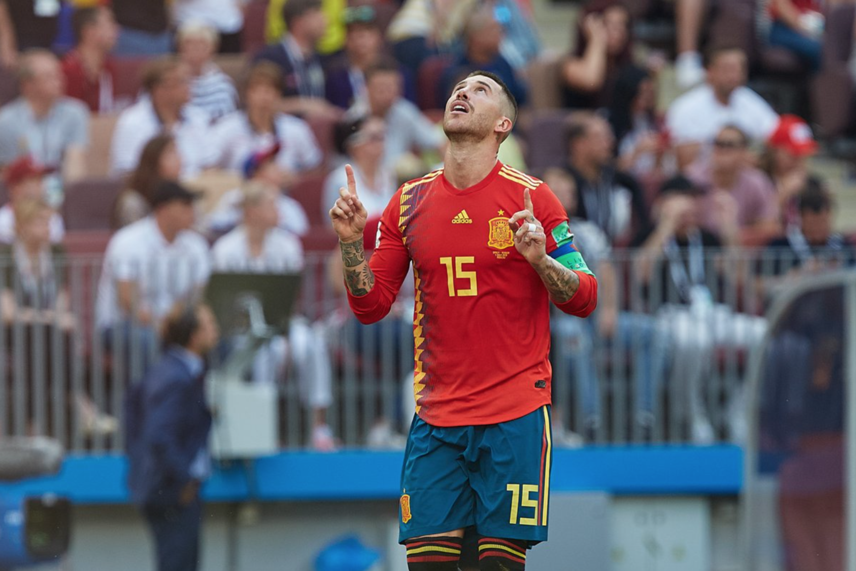 Ferdinand cuoi mia mai Ramos an mung ban thang phan luoi nha,  Tay Ban Nha,  World Cup anh 5