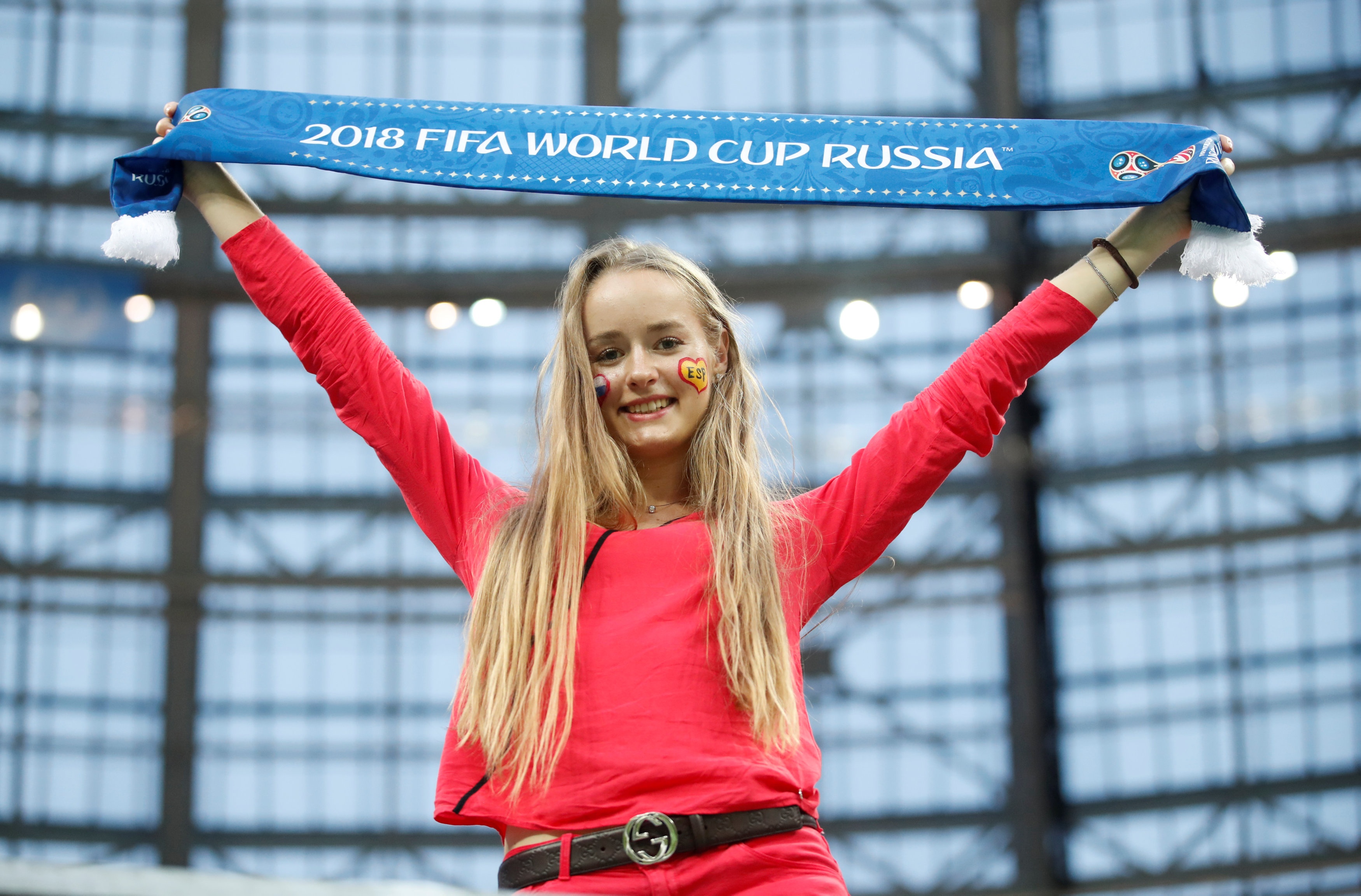 Doi tuyen Nga,  Doi tuyen Tay Ban Nha,  co dong vien,  an mung anh 1