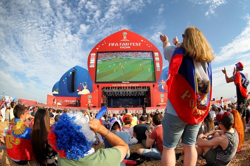 Doi tuyen Nga,  Doi tuyen Tay Ban Nha,  co dong vien,  an mung anh 2