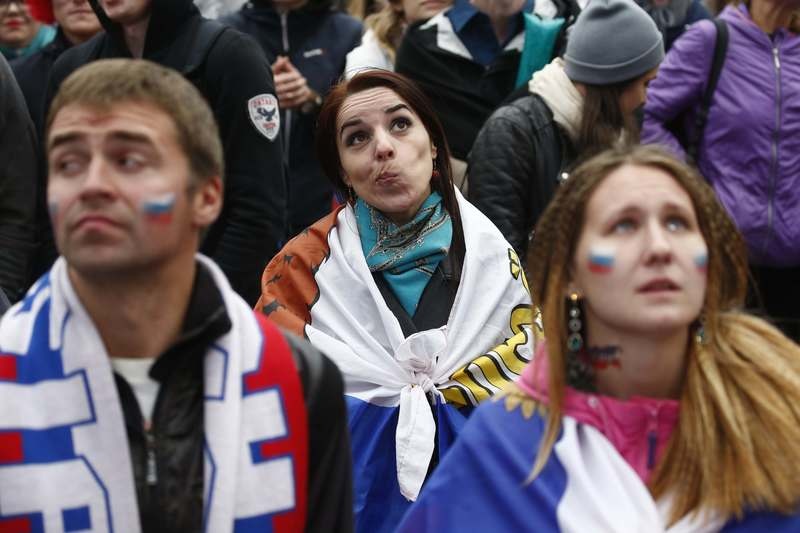 Doi tuyen Nga,  Doi tuyen Tay Ban Nha,  co dong vien,  an mung anh 3