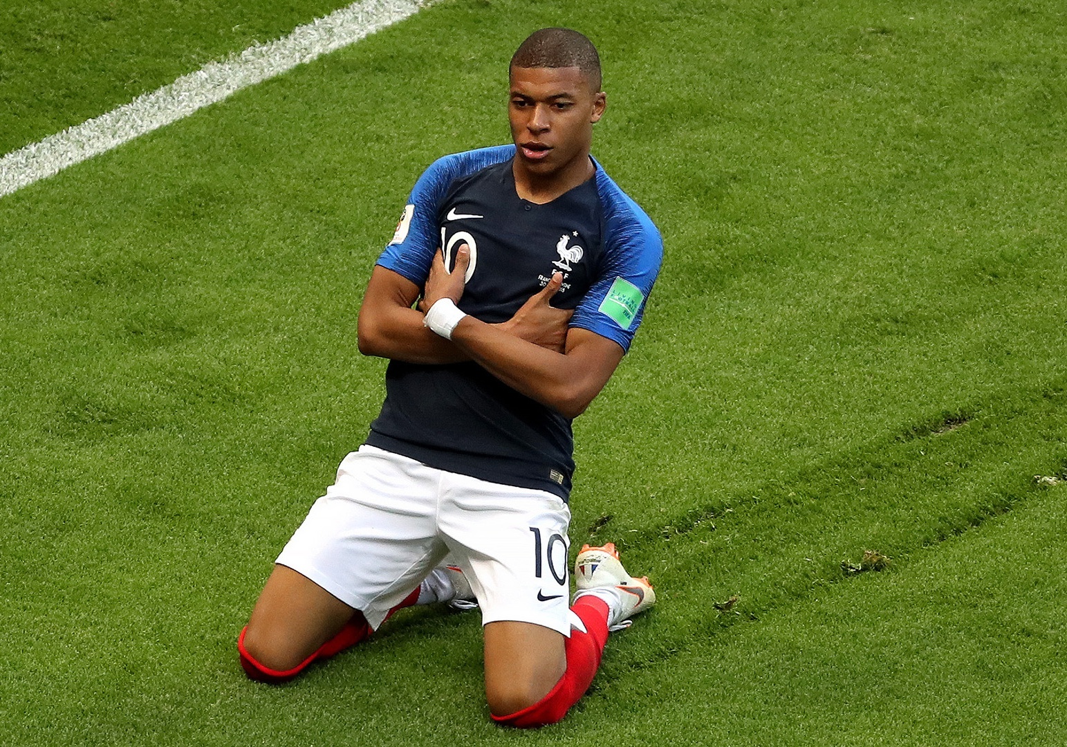 Dung voi danh gia qua cao Kylian Mbappe hinh anh