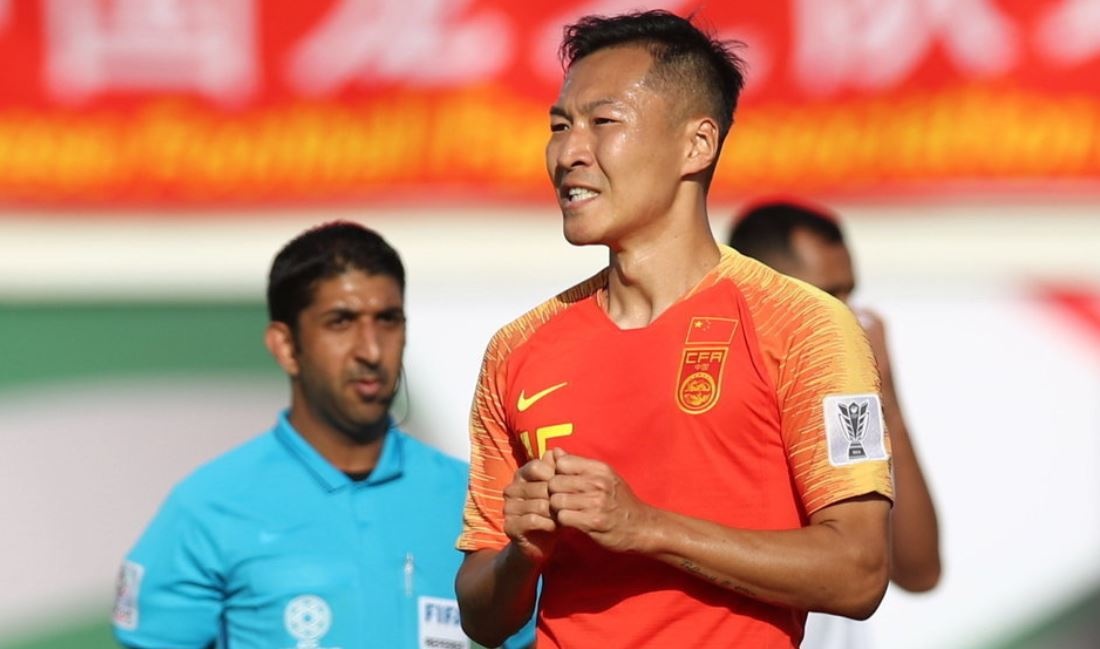 Trung Quoc nhoc nhan gianh 3 diem nho sai lam cua thu mon Kyrgyzstan hinh anh