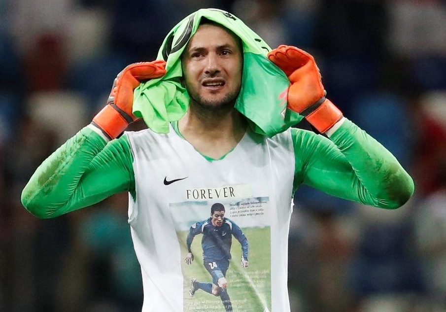 Thu thanh Subasic va chiec ao ho menh tuong nho nguoi ban qua co hinh anh