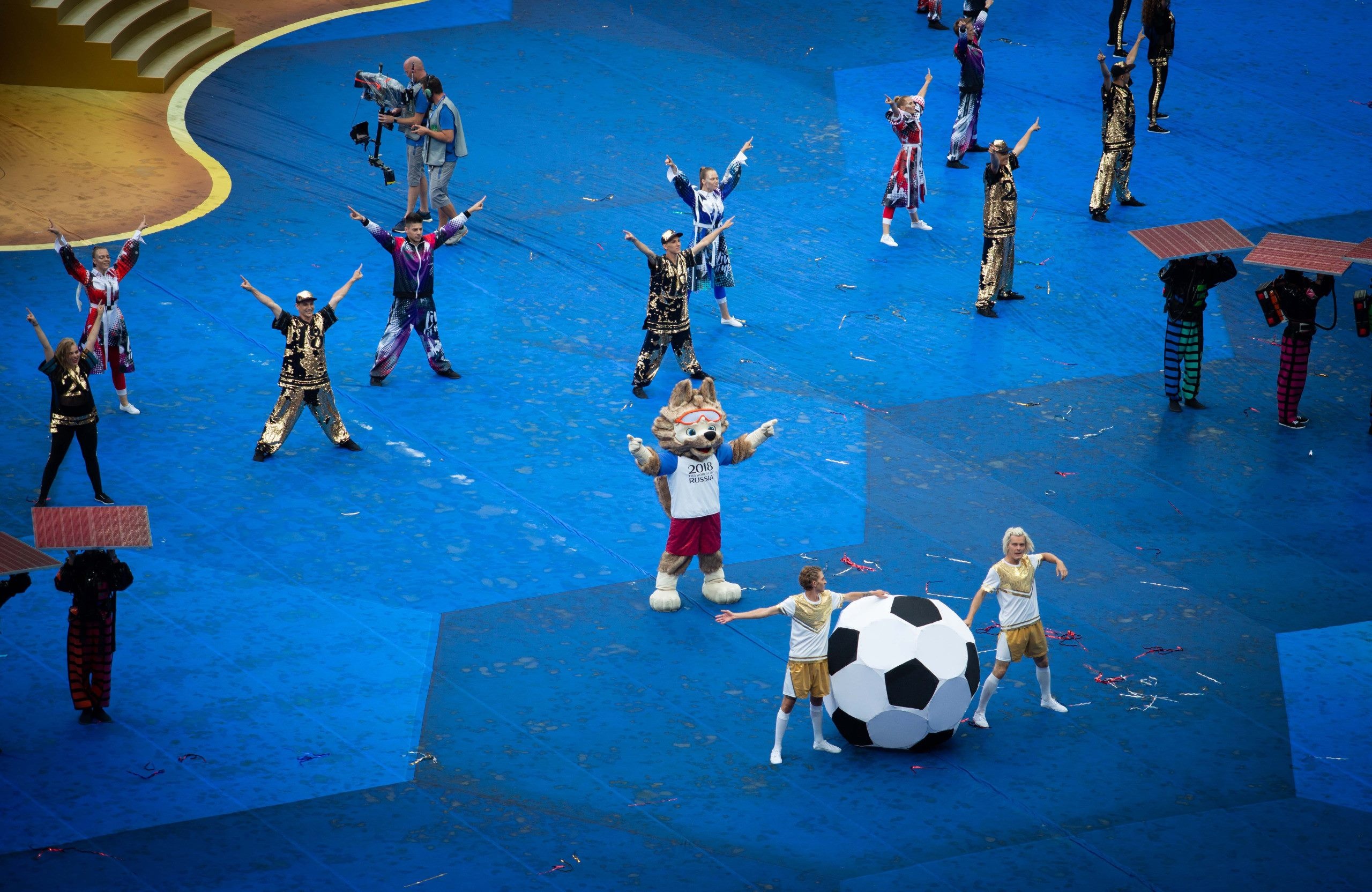 le be mac World Cup 2018,  Nga anh 8