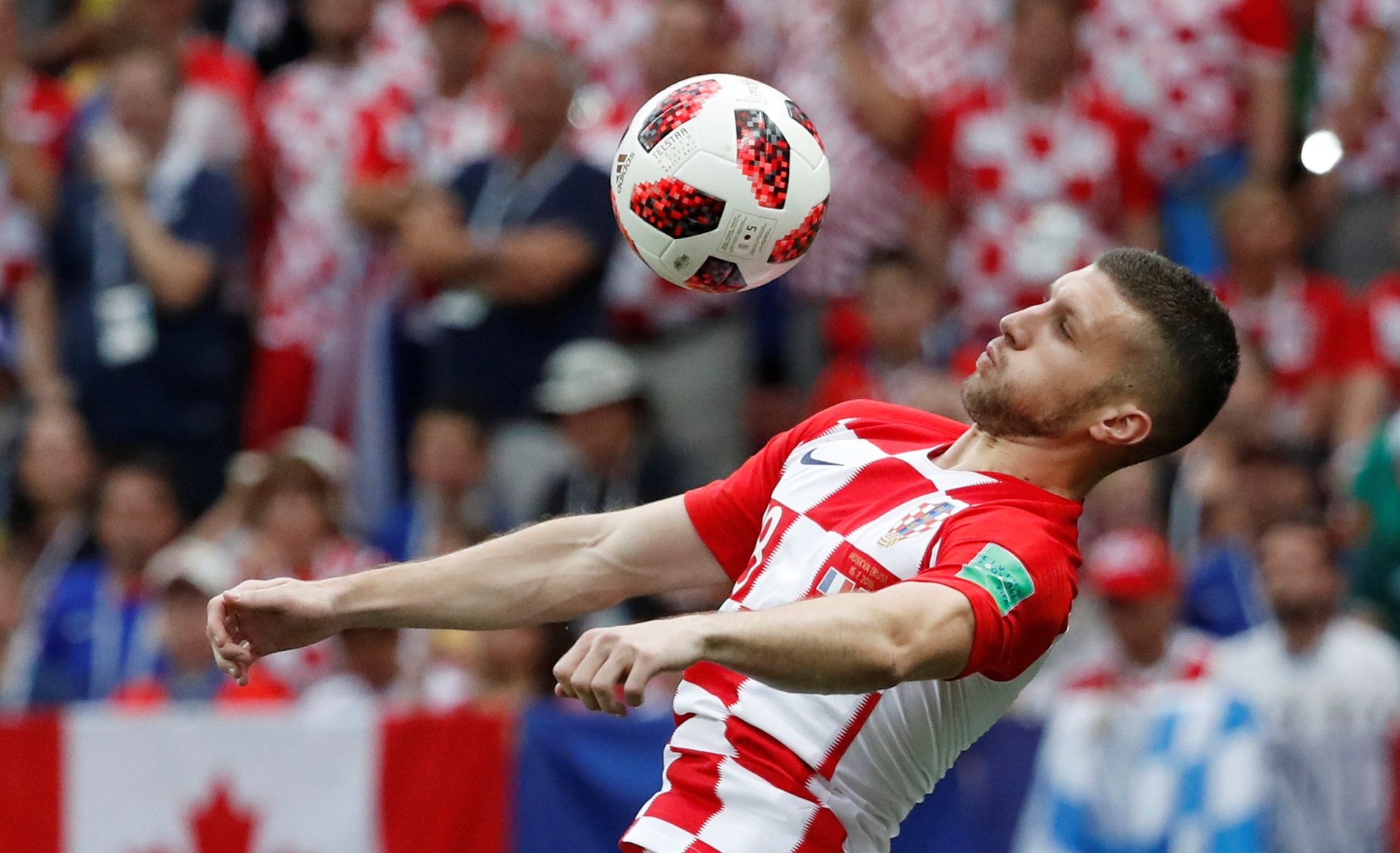 Doi hinh du kien 'gay bao' chuyen nhuong sau khi tro ve tu World Cup hinh anh