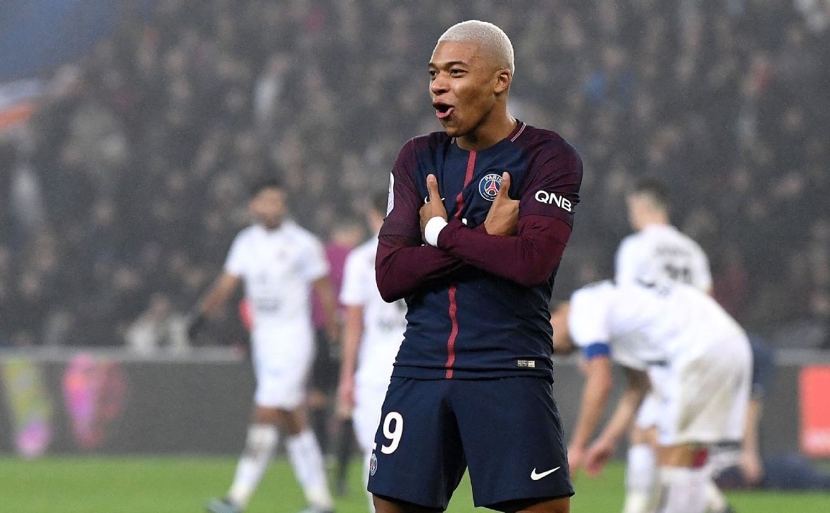 Dong doi cu loi keo Kylian Mbappe ve dau quan cho Liverpool hinh anh