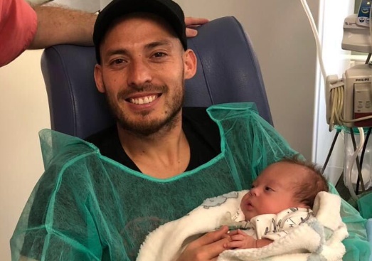 David Silva ke lai quang thoi gian dau kho vi con trai sinh non hinh anh