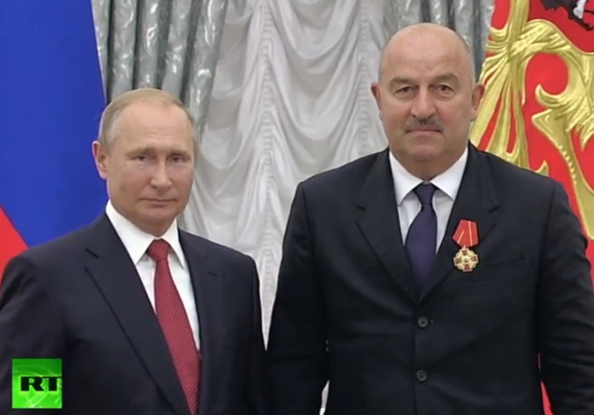 DT Nga duoc Tong thong Putin tang huan chuong vi thanh tich World Cup hinh anh