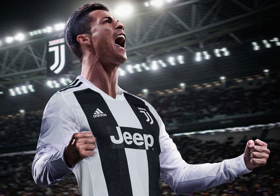 'Hop dong cua Ronaldo thanh cong ve thuong mai hon la chuyen mon' hinh anh