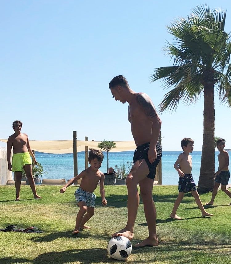 Zinedine Zidane,  Isco,  Sergio Ramos,  Real Madrid nghi duong anh 19