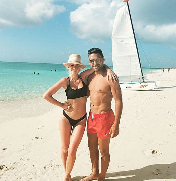 Zinedine Zidane,  Isco,  Sergio Ramos,  Real Madrid nghi duong anh 15