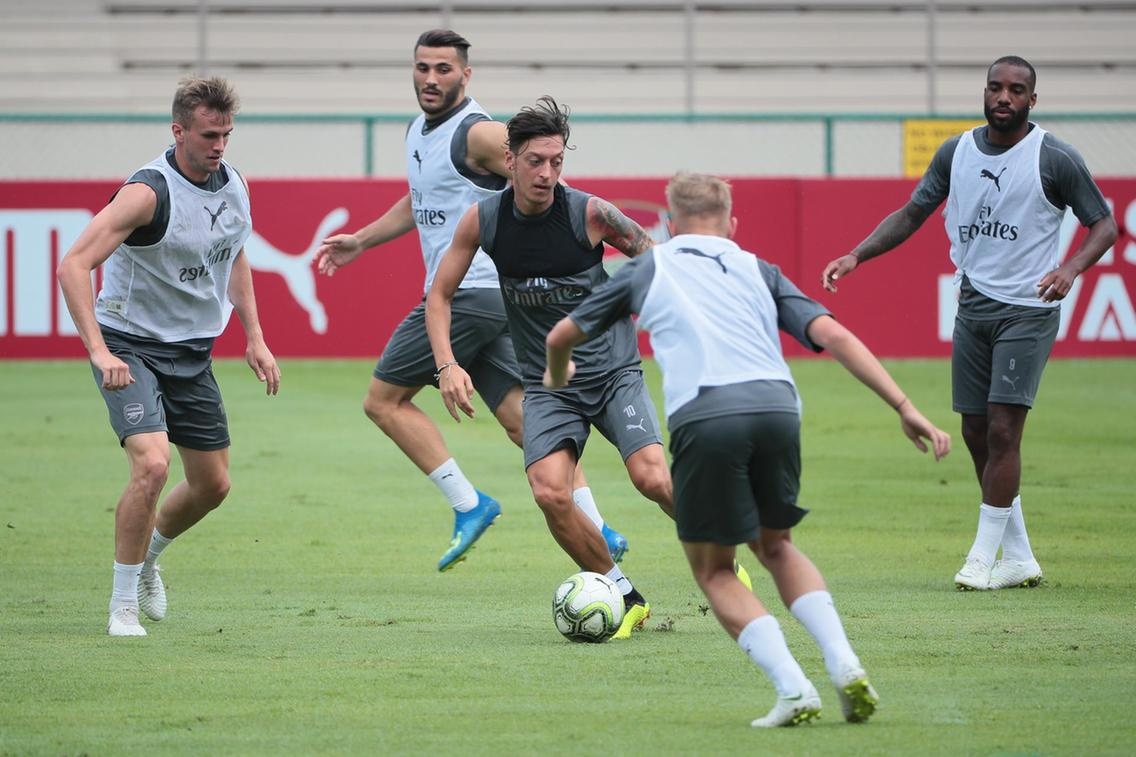 Arsenal,  Arsene Wenger,  Unai Emery,  Hector Bellerin anh 1