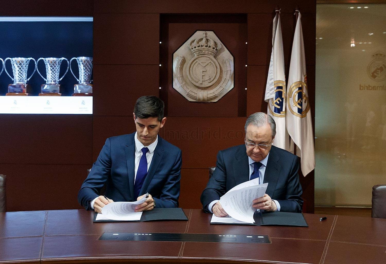 Thibaut Courtois,  Real Madrid,  Chelsea,  thu mon anh 6