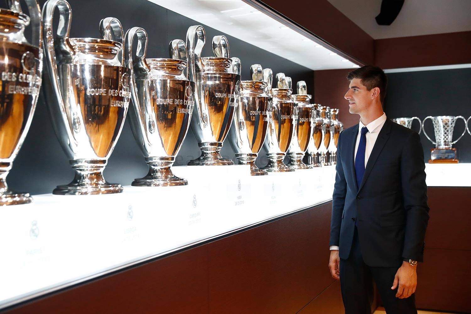 Thibaut Courtois,  Real Madrid,  Chelsea,  thu mon anh 8