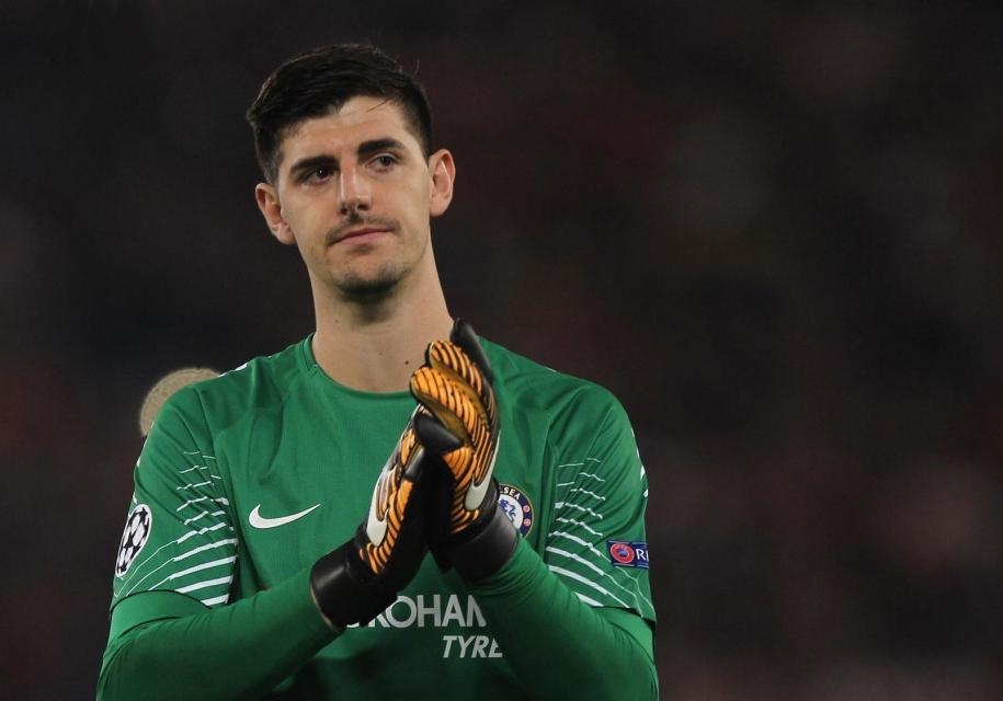 Sau hang loat 'yeu sach', Courtois cap ben Real Madrid hinh anh