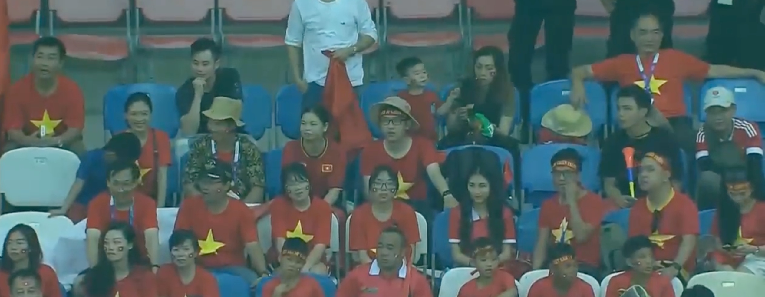 Hoa Minzy ung ho Olympic Viet Nam,  Cong Phuong anh 4