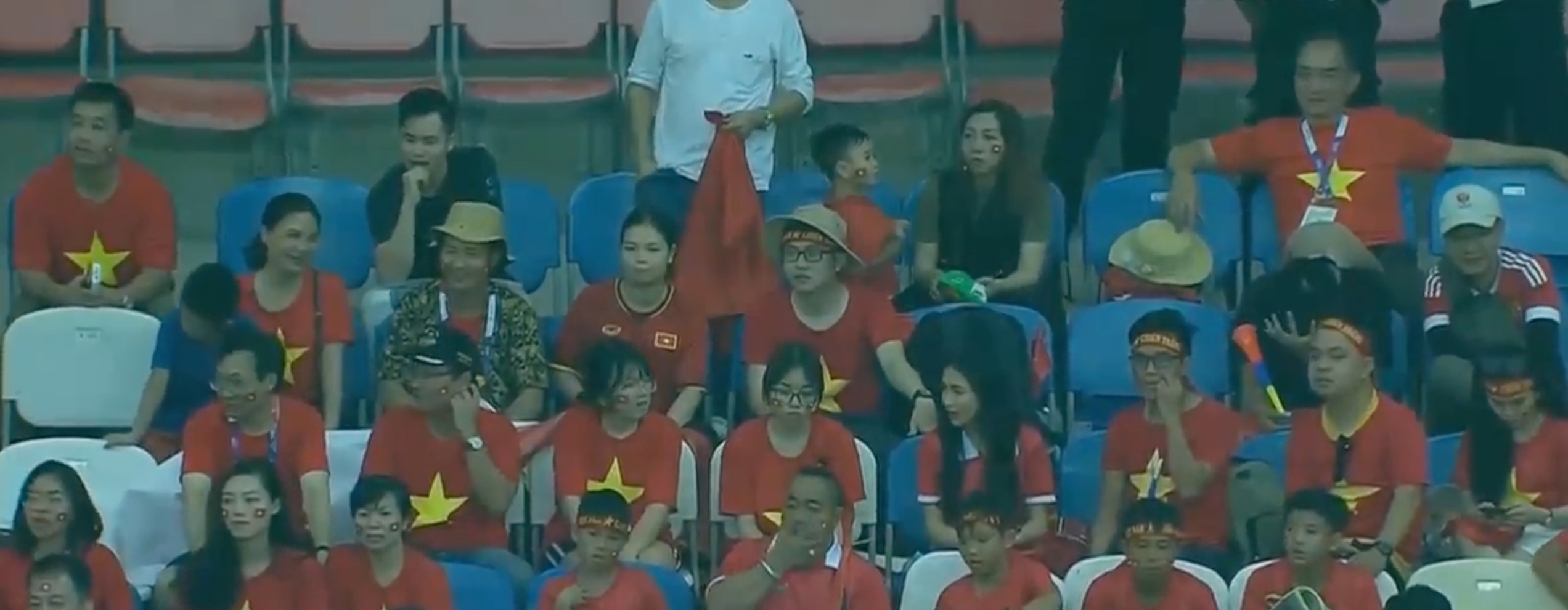 Hoa Minzy ung ho Olympic Viet Nam,  Cong Phuong anh 5