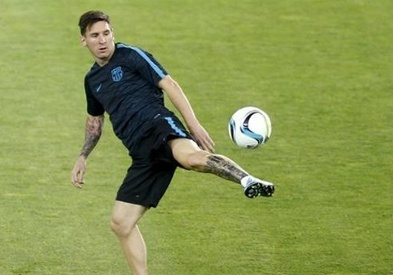 Messi 'xau kim' khien phong vien hoang hot tren san tap hinh anh