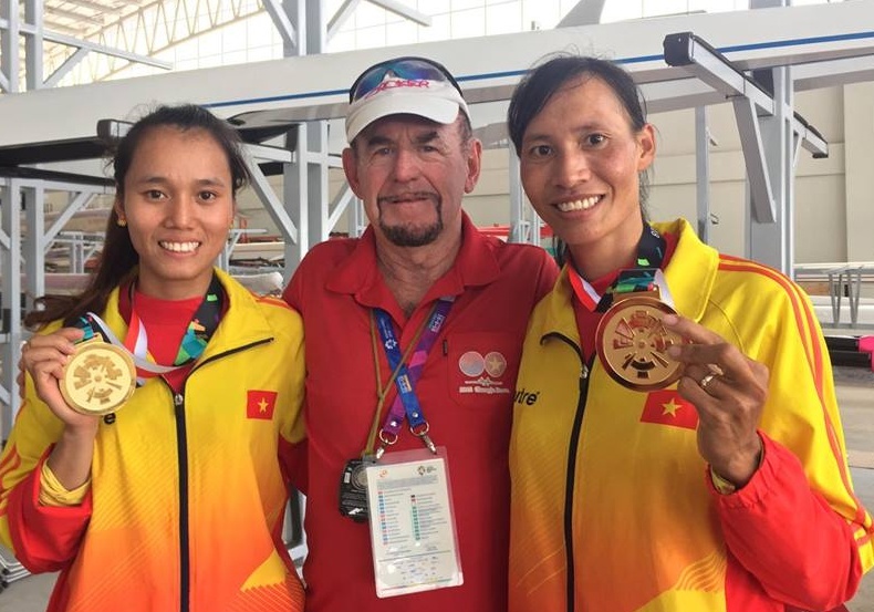 Joseph Donnelly - nguoi thay dac biet cua dua thuyen Viet Nam hinh anh