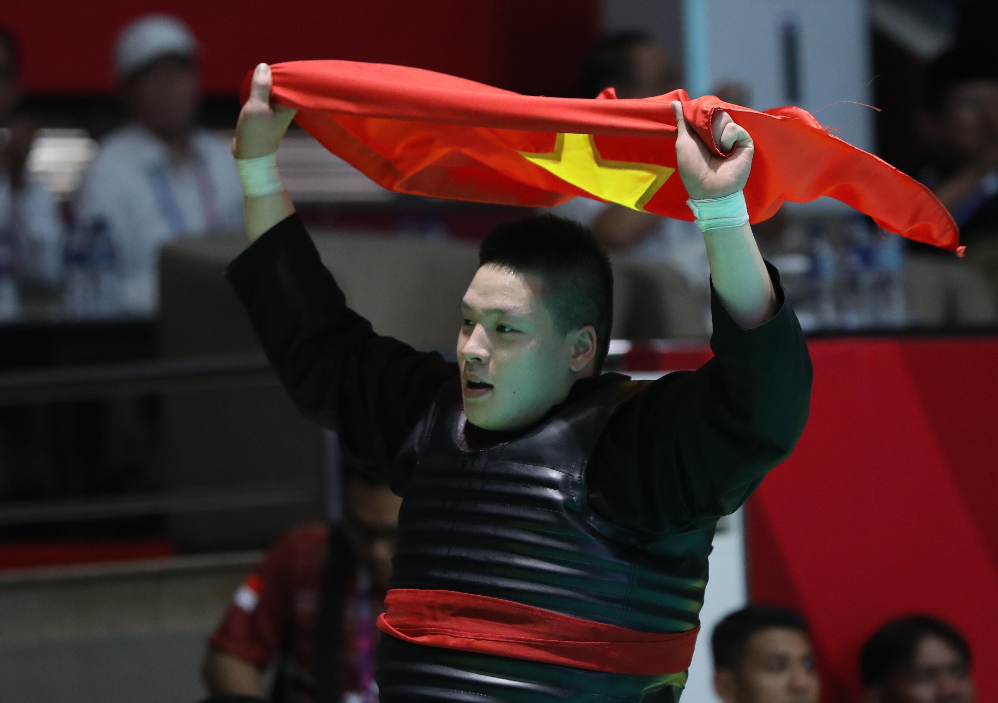 HLV pencak silat: 'VN nhinh hon Indonesia neu khong dau tren dat ho' hinh anh