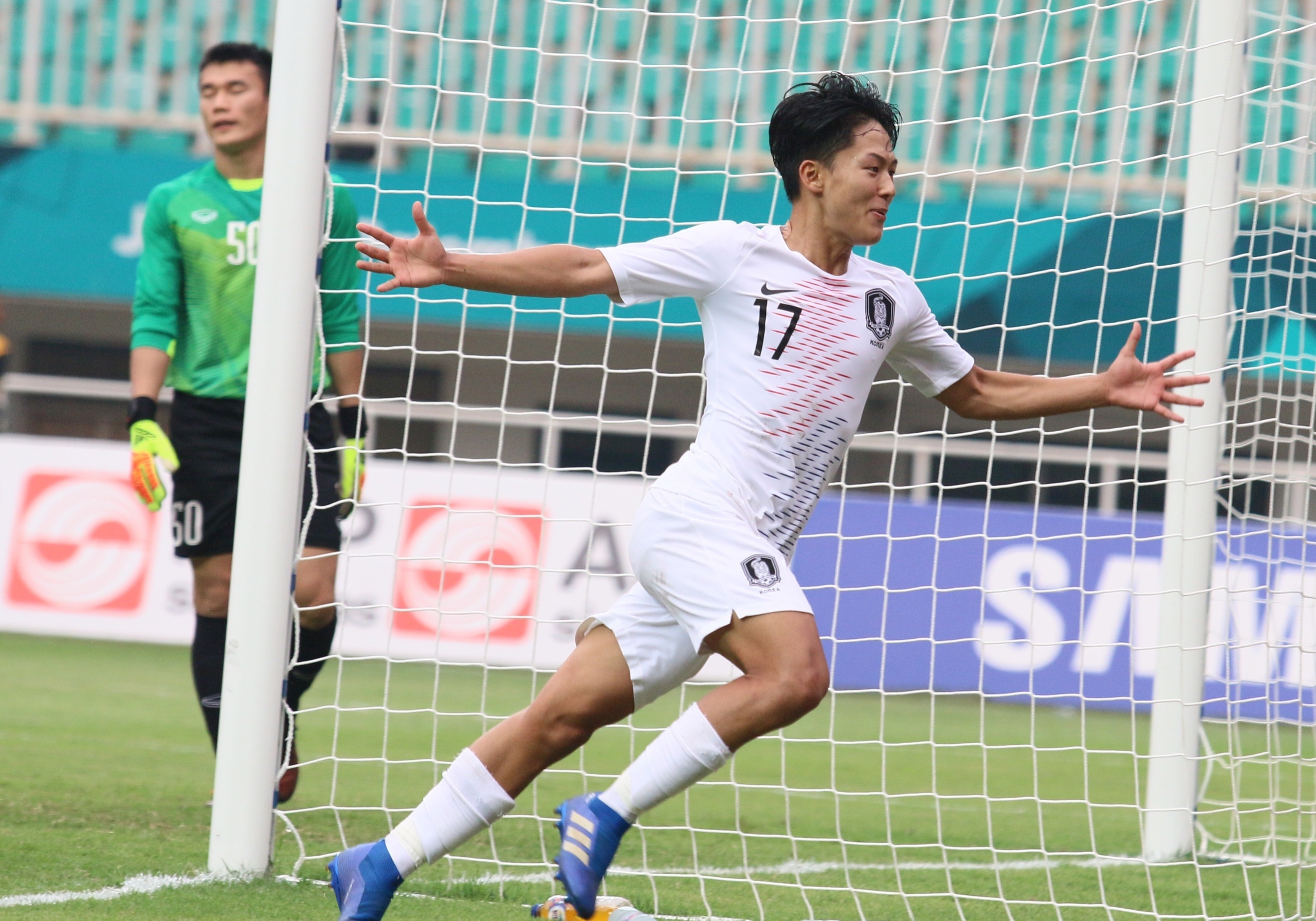 Bao Han han hoan vi chien thang cua doi nha, khen ngoi Viet Nam hinh anh