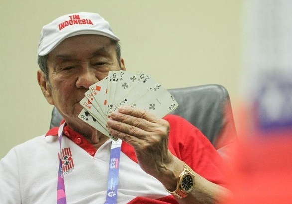 Ty phu 78 tuoi cua chu nha Indonesia lap ky luc tai ASIAD 2018 hinh anh