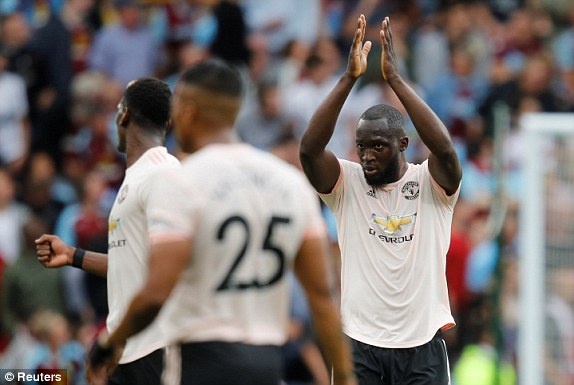 Lukaku lap cu dup trong chien thang nghet tho truoc Burnley hinh anh