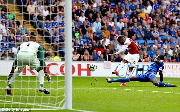 Arsenal,  Unai Emery,  Lacazette,  Aubameyang anh 9