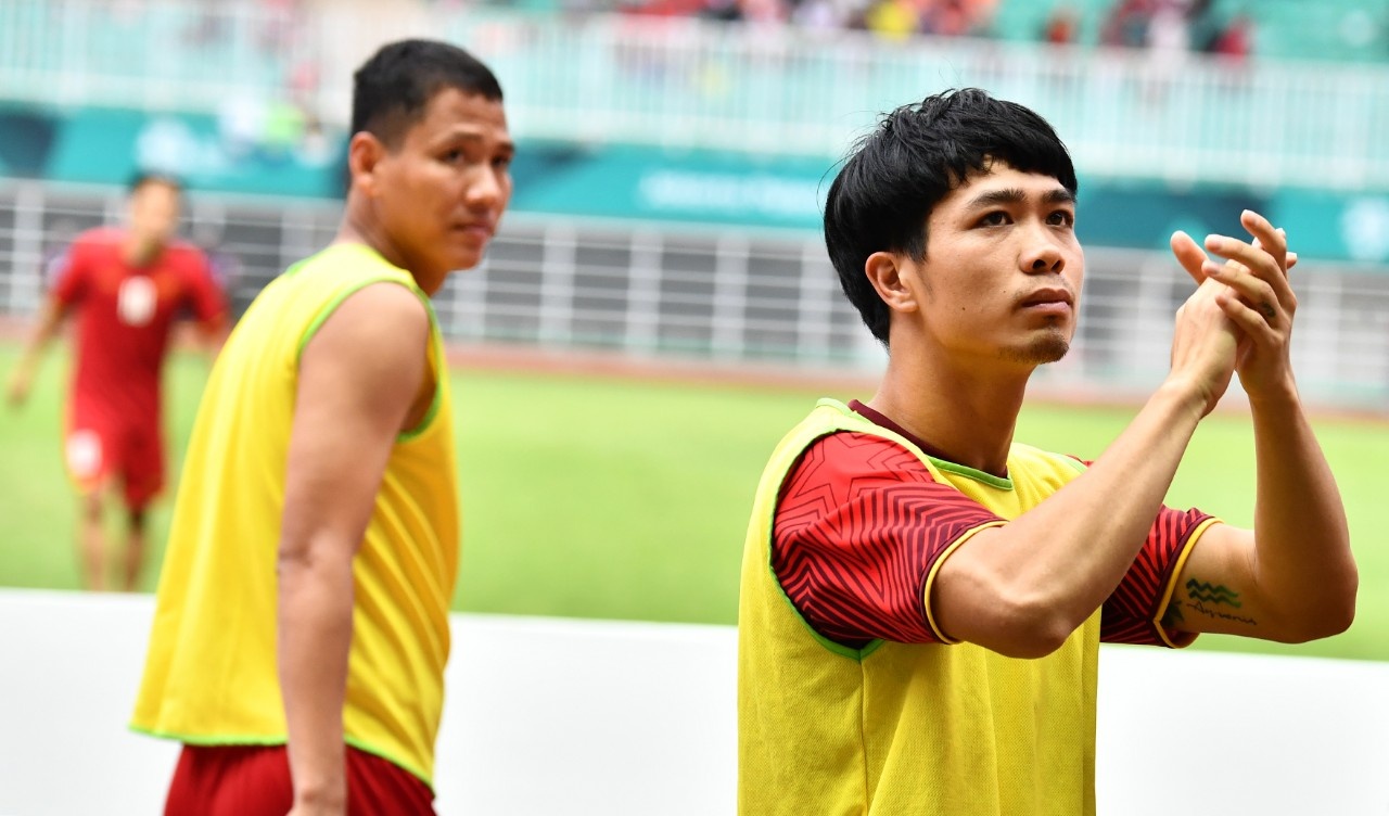 Cong Phuong noi loi chia tay xuc dong sau tran thua Olympic UAE hinh anh