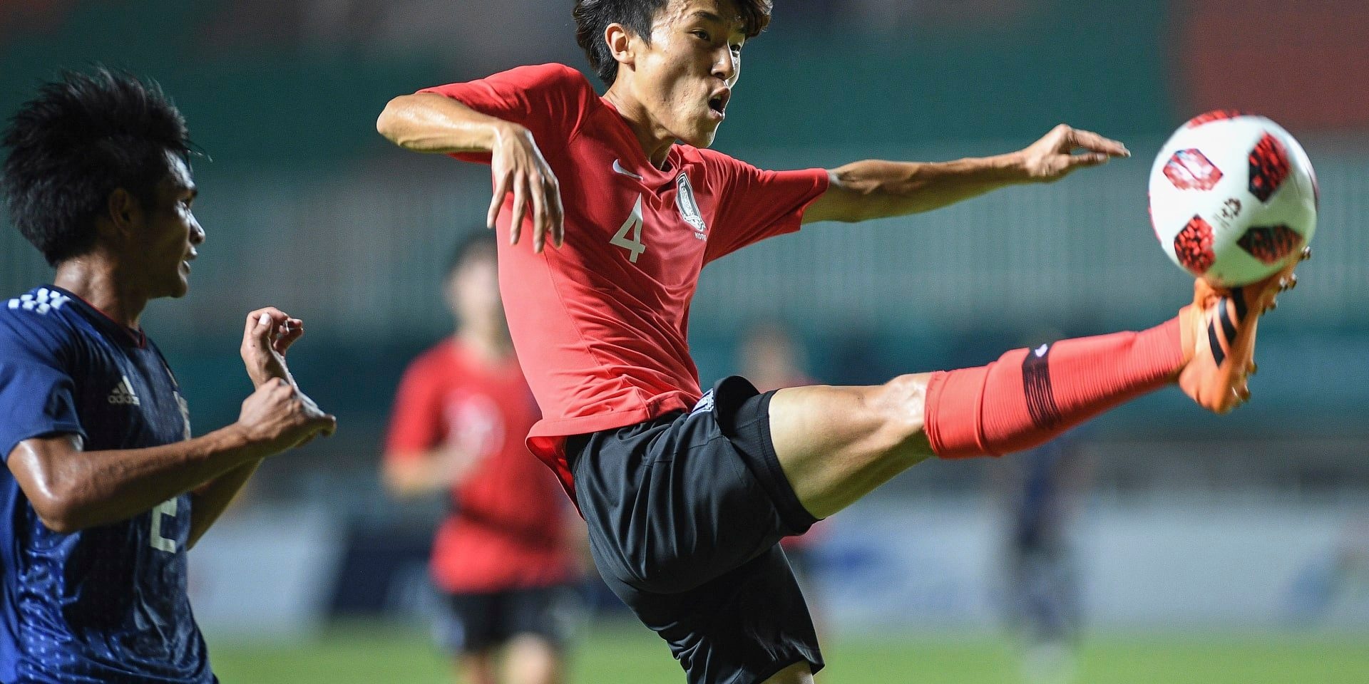 Olympic Viet Nam,  Quang Hai,  trung ve Bui Tien Dung,  Vu Van Thanh,  doi hinh tieu bieu ASIAD 18 anh 4