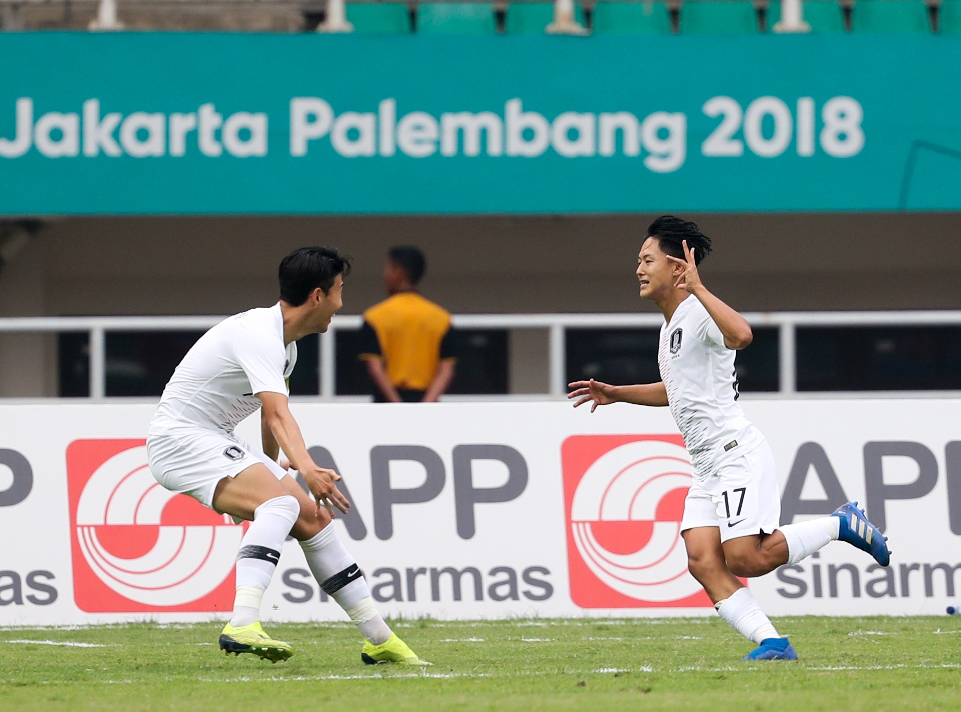 Olympic Viet Nam,  Quang Hai,  trung ve Bui Tien Dung,  Vu Van Thanh,  doi hinh tieu bieu ASIAD 18 anh 7