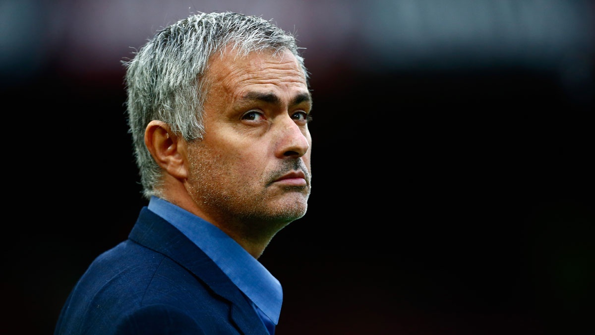 HLV Mourinho: 'Ban co biet muon sa thai toi ton bao nhieu tien khong?' hinh anh