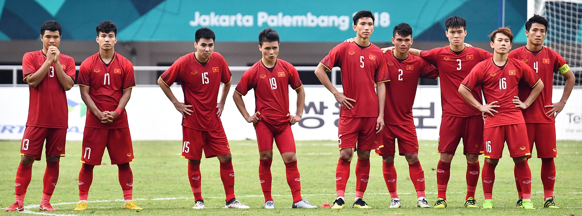 Nguyen Van Quyet,  doi truong,  doi tuyen Olympic Viet Nam,  HLV Park Hang-seo anh 2