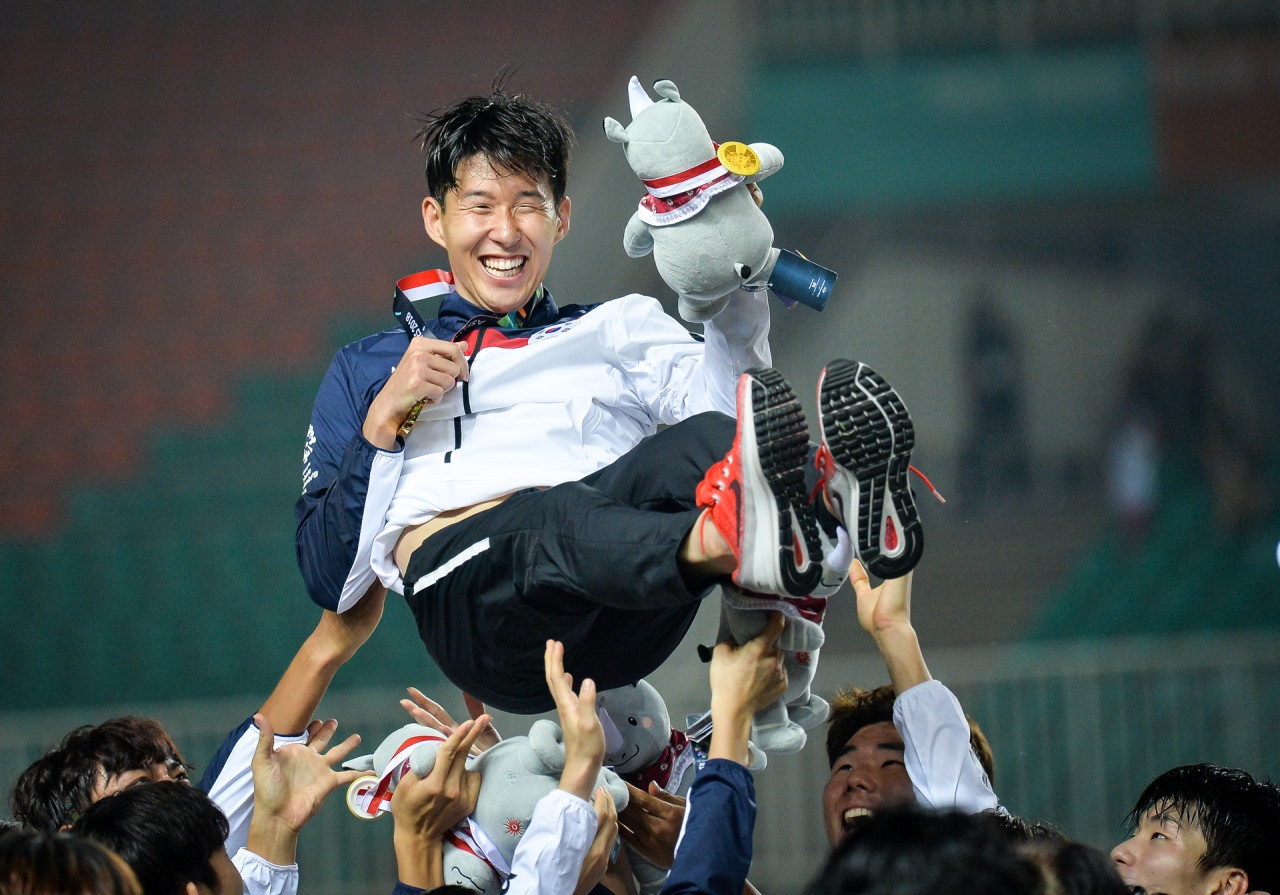 Olympic Han Quoc,  Son Heung-min,  HLV KIm Hak-bum,  ASIAD 18 anh 1