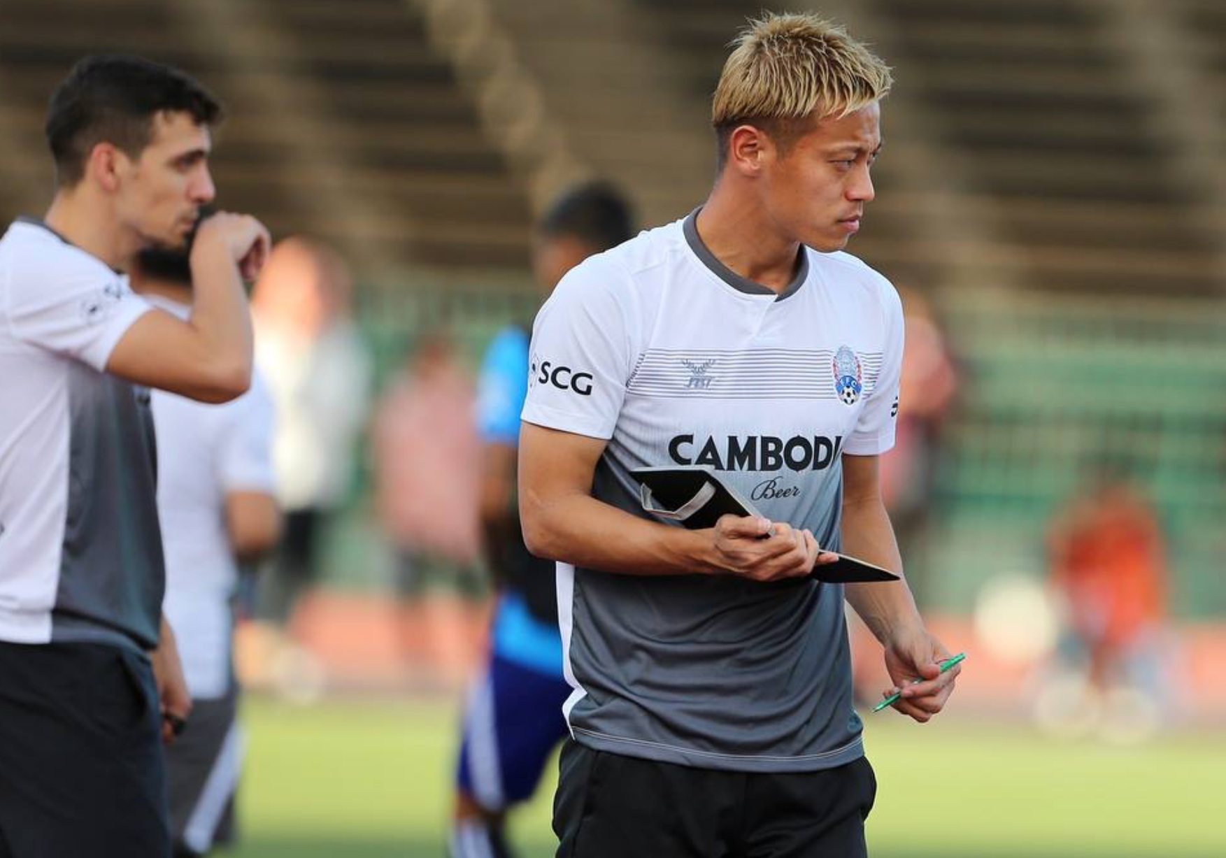 Keisuke Honda co thanh cong cung doi tuyen Campuchia? hinh anh