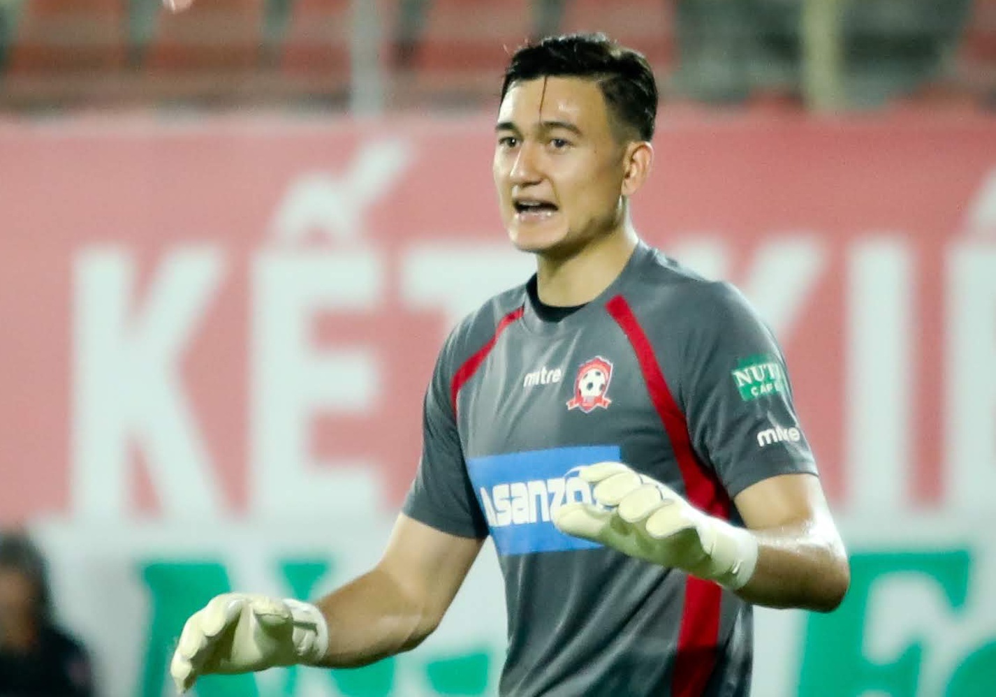 Van Lam xuat sac, CLB Hai Phong cham dut chuoi 7 tran khong thang hinh anh