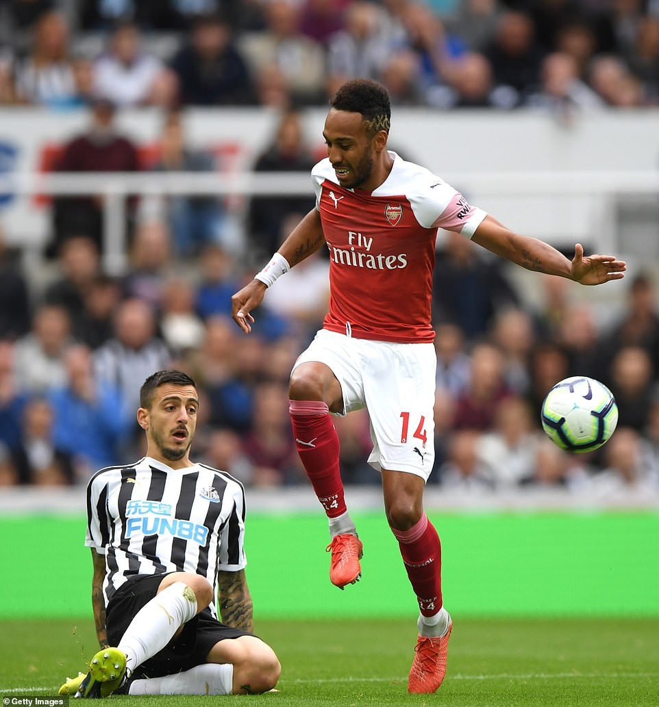 Arsenal, Mesut Oezil, Unai Emery, Granit Xhaka ảnh 3 Arsenal, Mesut Oezil, Unai Emery, Granit Xhaka anh 3